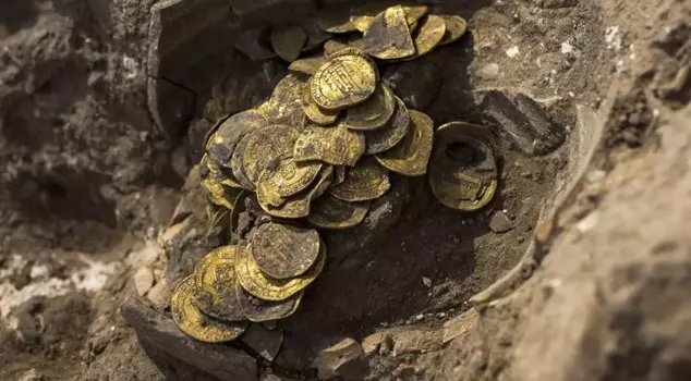 Construction workers found a hidden treasure, and their unfair distribution of it got them into trouble.