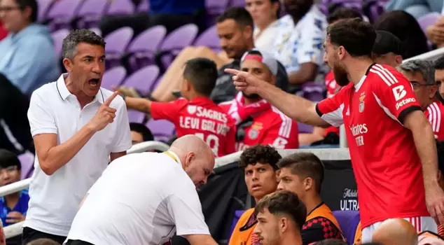 The Benfica football player Orkun Kökçü had an argument with his coach.