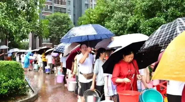 Flood disaster in China! 53,000 people evacuated.