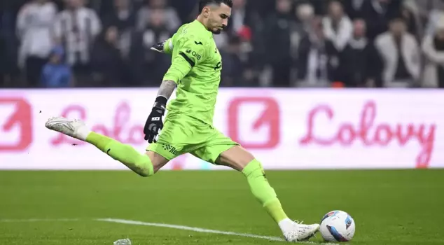 Görüşmeler başladı! Uğurcan adım adım Süper Lig devine. 

Переговоры начались! Угурджан шаг за шагом к гиганту Суперлиги.