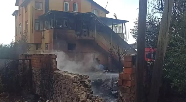 While trying to clean the weeds, he burned down his neighbor's house.