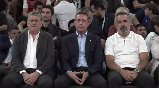 In the Beşiktaş Fibabanka-Fenerbahçe Beko derby, an incident occurred! Ali Koç quickly went to the VIP box.