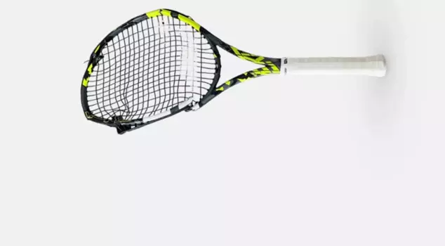Holger Rune has put his broken rackets up for sale! The price is shocking.