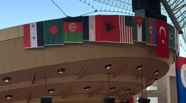 Controversial image at Bilkent University! The flag of the deposed Assad regime was hung.