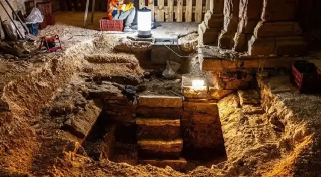 A 400-year-old sealed tomb has been found in France.