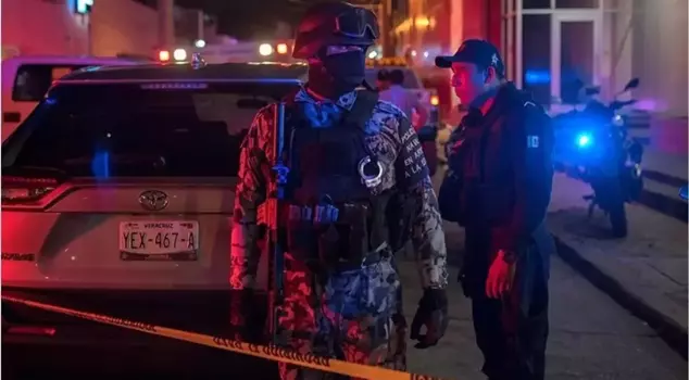 Armed attack on a house where a party was held in Mexico: 10 dead, 12 injured.