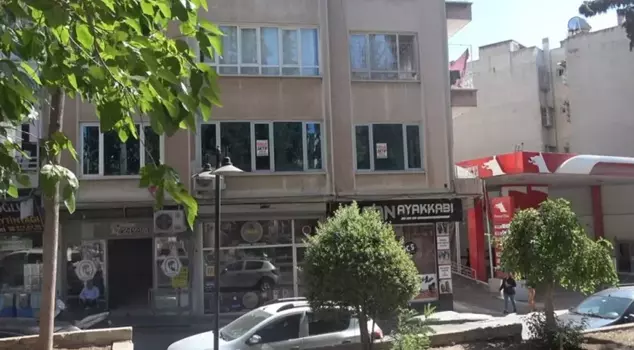 The Syrians have left, and the rent prices in the city have dropped to 7,000 lira.