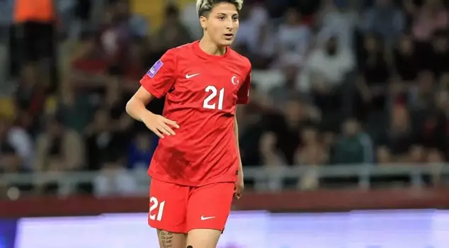 Turkish star Kader Hançar has transferred abroad.