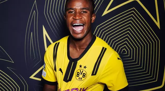 Youssoufa Moukoko is leaving his 8.5 million euro salary to sign with Copenhagen.
