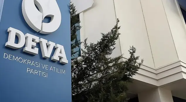 Two members of parliament have resigned from the DEVA Party.