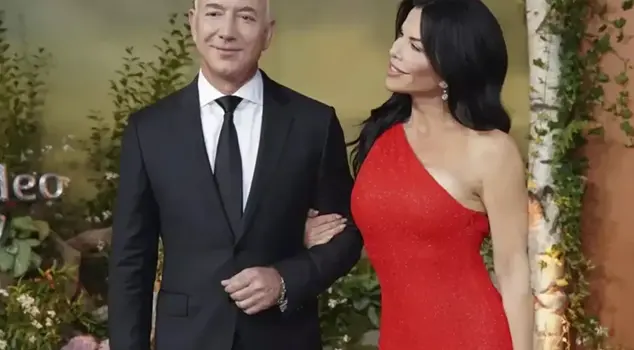 It has been revealed that Jeff Bezos and Lauren Sánchez secretly got married weeks ago.