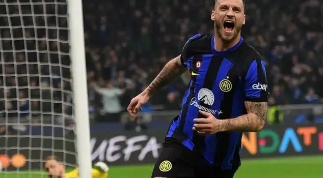A phone call from Arnautovic to Veli Kavlak! He asked about Beşiktaş.