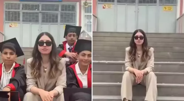 The music chosen by the teacher participating in the graduation ceremony sparked a debate.