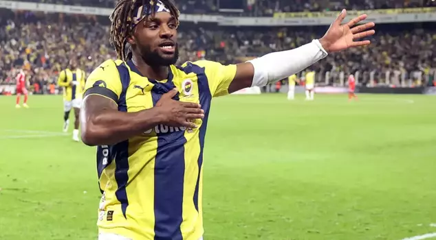 Allan Saint-Maximin is signing with his new team.
