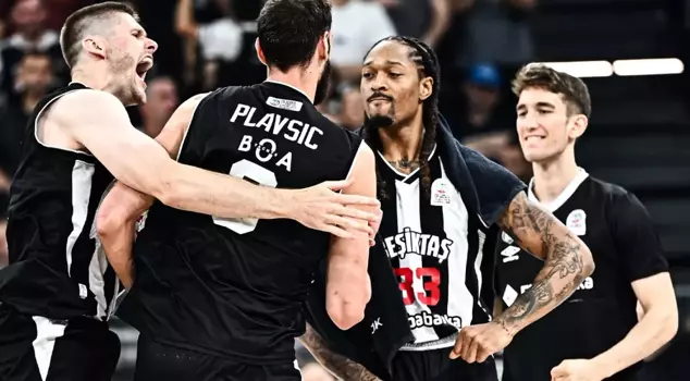 In the league final, Beşiktaş Fibabanka has six separations at once.