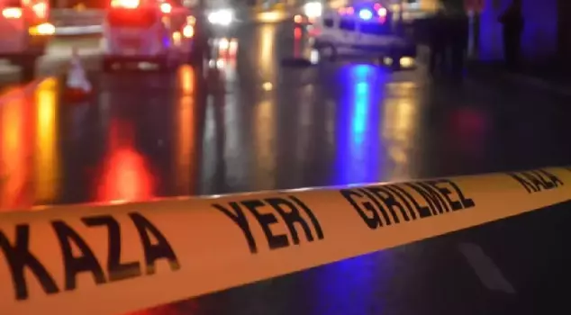 The officer's vehicle collided with a tractor, resulting in the deaths of 3 people.