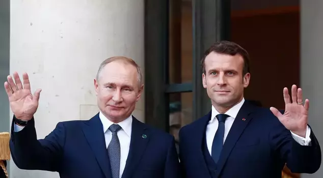 The first meeting between Putin and Macron after nearly 3 years.