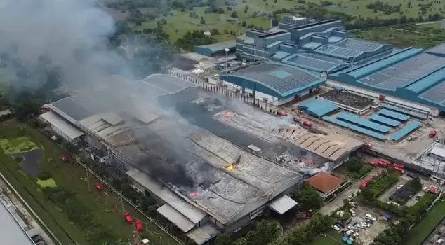 Fire at paper factory in Thailand: 8 dead, 26 injured.