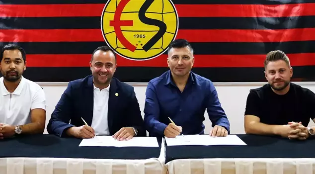 Crisis in the 3rd League! He reached an agreement with two teams and signed with one of them.