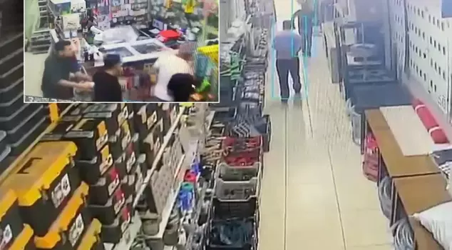 They were caught by the earthquake like this! Moments filled with fear.