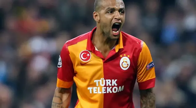 A call from Felipe Melo to the national star: 