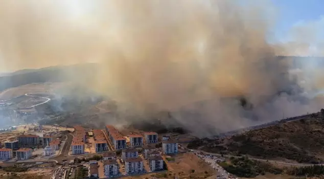 The forest fire extinguished in Kocaeli was captured from the air.