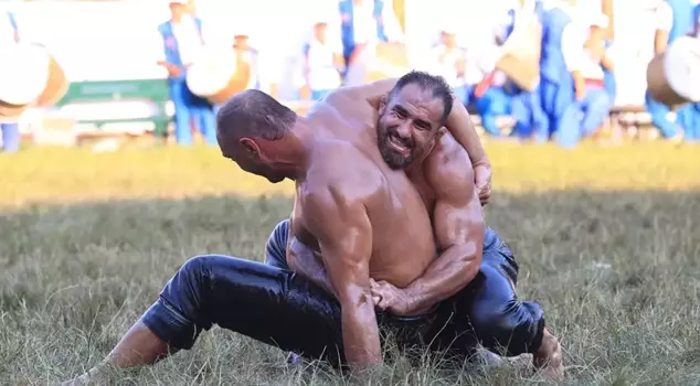 The last 8 have been determined in the 664th Historical Kırkpınar Oil Wrestling Championships! 2 more favorites have been eliminated.