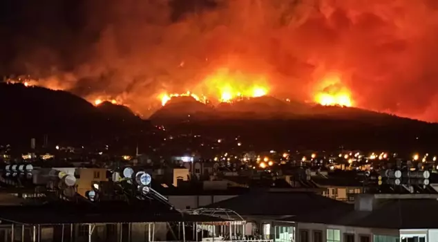 Forest fire in Dörtyol, Hatay! 1,870 people have been evacuated.