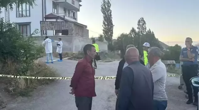 A 3-year-old child has died after being hit by a truck driven by his father in Bayburt.