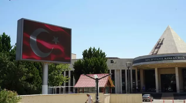 A meaningful response from Kahramanmaraş Metropolitan Municipality to President Erdoğan's flag call.