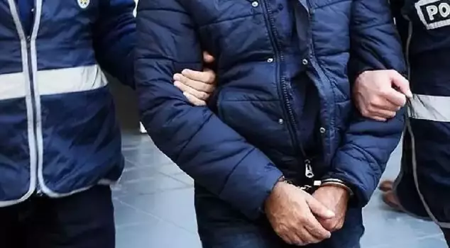 Members of FETÖ preparing to flee abroad were captured.