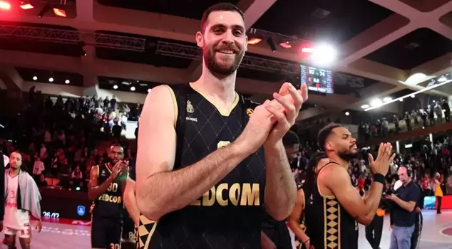Anadolu Efes has signed former Fenerbahçe Beko star.