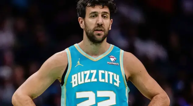 He did not come to Fenerbahçe; he signed a 3-year contract with the Israeli team for a record salary.