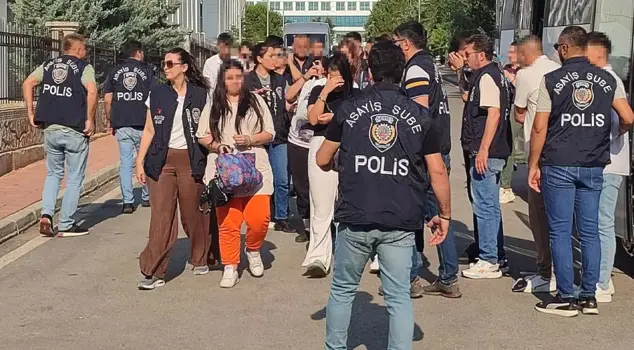 Second wave operation against escort fraud: 9 arrests