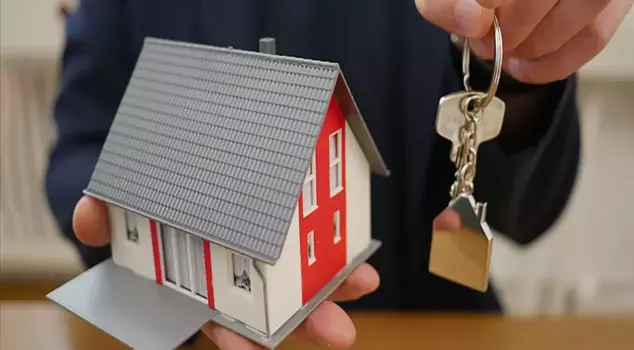 Real estate agents' 'phone listing' game: Price difference of 400 thousand lira per apartment.