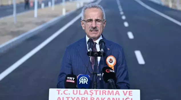 Министр Уралоğlu объявил: время в пути 2,5 часа сокращается до 36 минут.