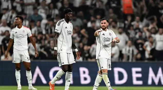 Bad news for Beşiktaş from their new star! He left the game due to an injury.