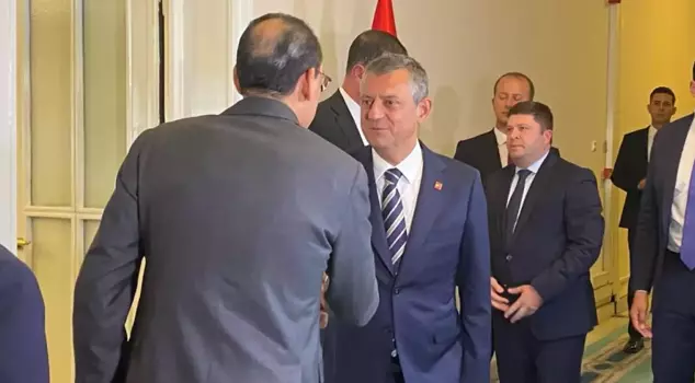Ibrahim Kalın's visit to Özgür Özel! The agenda is a Turkey without terrorism.
