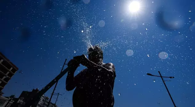 The temperature recorded in Istanbul reached 56 degrees, setting a historical record for water consumption.