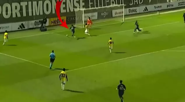 No way, Jhon Duran! The goals he scored in his first match became a sensation.