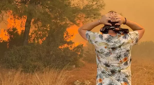 Three separate forest fires in Antalya! The flames approached residential areas.