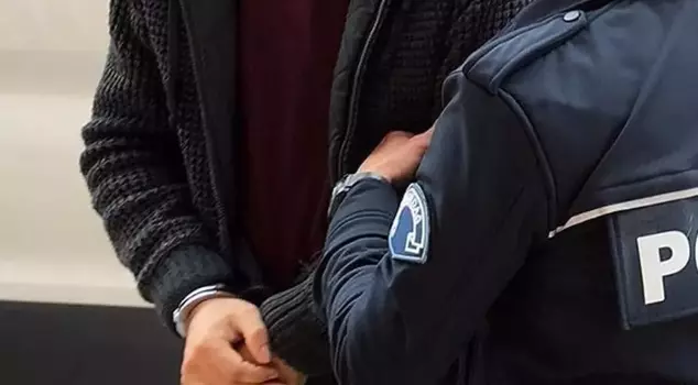 The district governor's son was chased with a knife! 5 people are in custody.