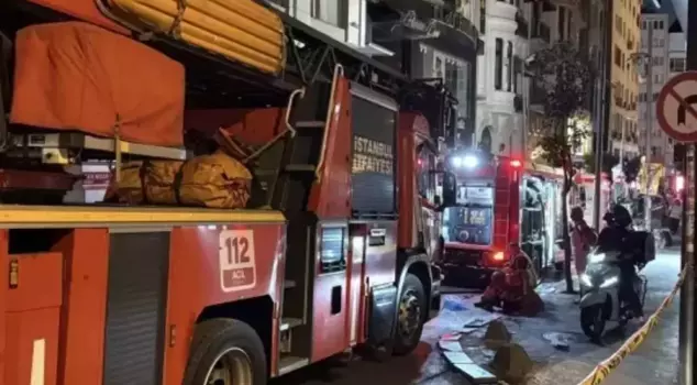 Fire panic in Beyoğlu! Citizens were evacuated.