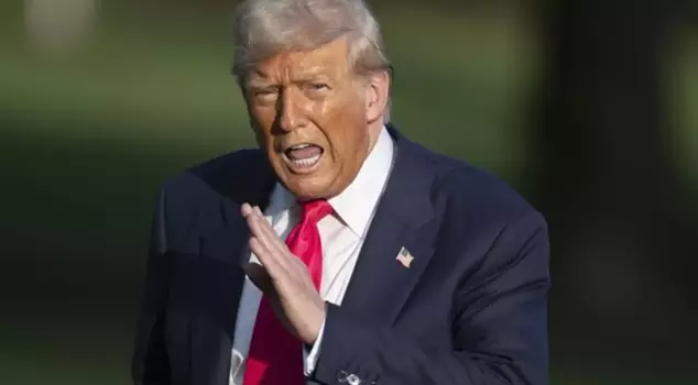 Trump's harsh words for Fed Chairman Powell: Very stupid.