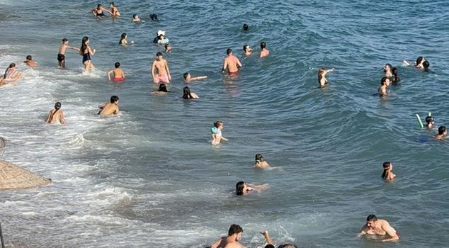 السياحة جنة، عدد سكان المنطقة تضاعف أربع مرات! لا يوجد مكان للخطو.