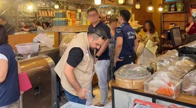 A scandal at a famous nut chain! Teams immediately took action.