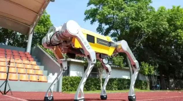 A Chinese robot set a record by running 100 meters in 16.33 seconds.