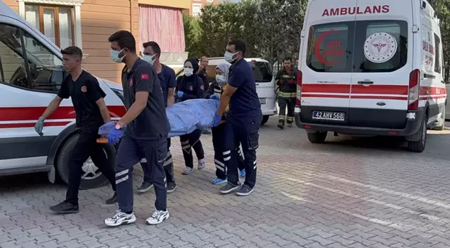 He lived with his spouse's lifeless body for a week.