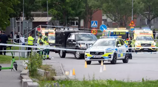 Armed attack at a mosque in Sweden after Friday prayers: 2 injured.