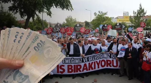 Public sector collective bargaining negotiations have stalled, and civil servants will go on strike on Monday.